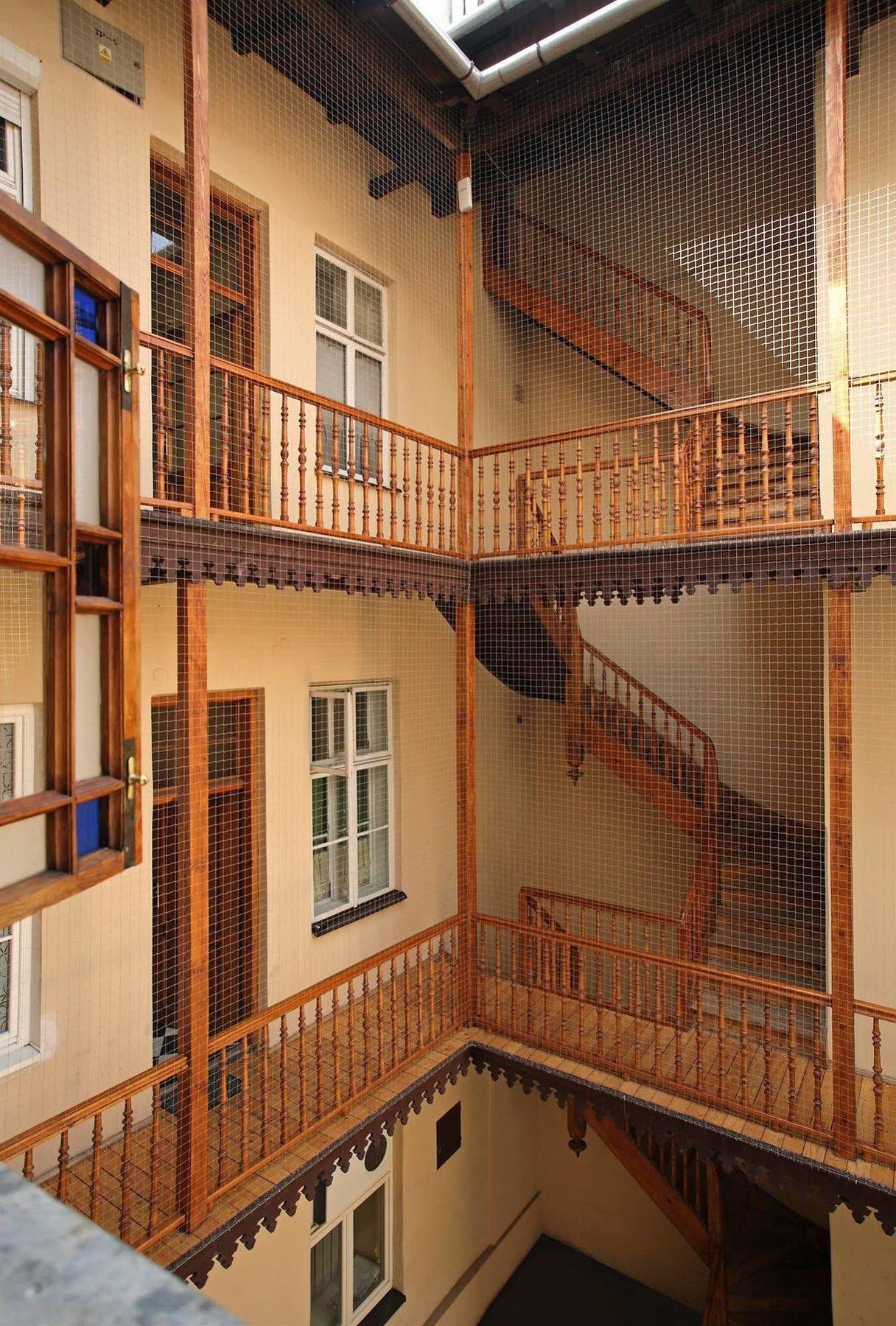 Enigma Hostel Cracóvia Exterior foto